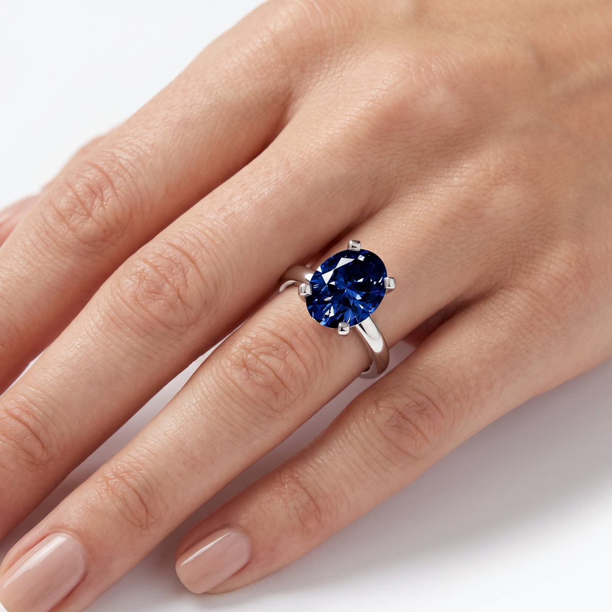 _lifestyle_image@SKU:RG952-NCSO03000004W #metal_14k-white-gold+origin_lab-created