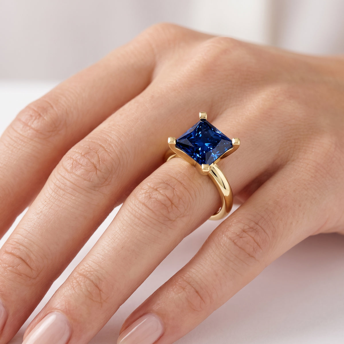 _lifestyle_image@SKU:RG952-NCSP04000004Y #metal_14k-yellow-gold+origin_lab-created