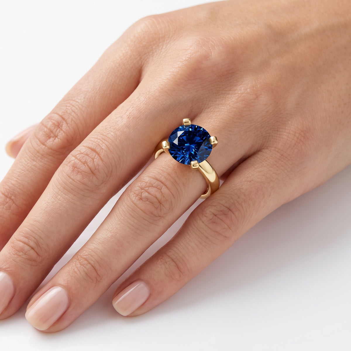 _lifestyle_image@SKU:RG952-NCSR04000004Y #metal_14k-yellow-gold+origin_lab-created