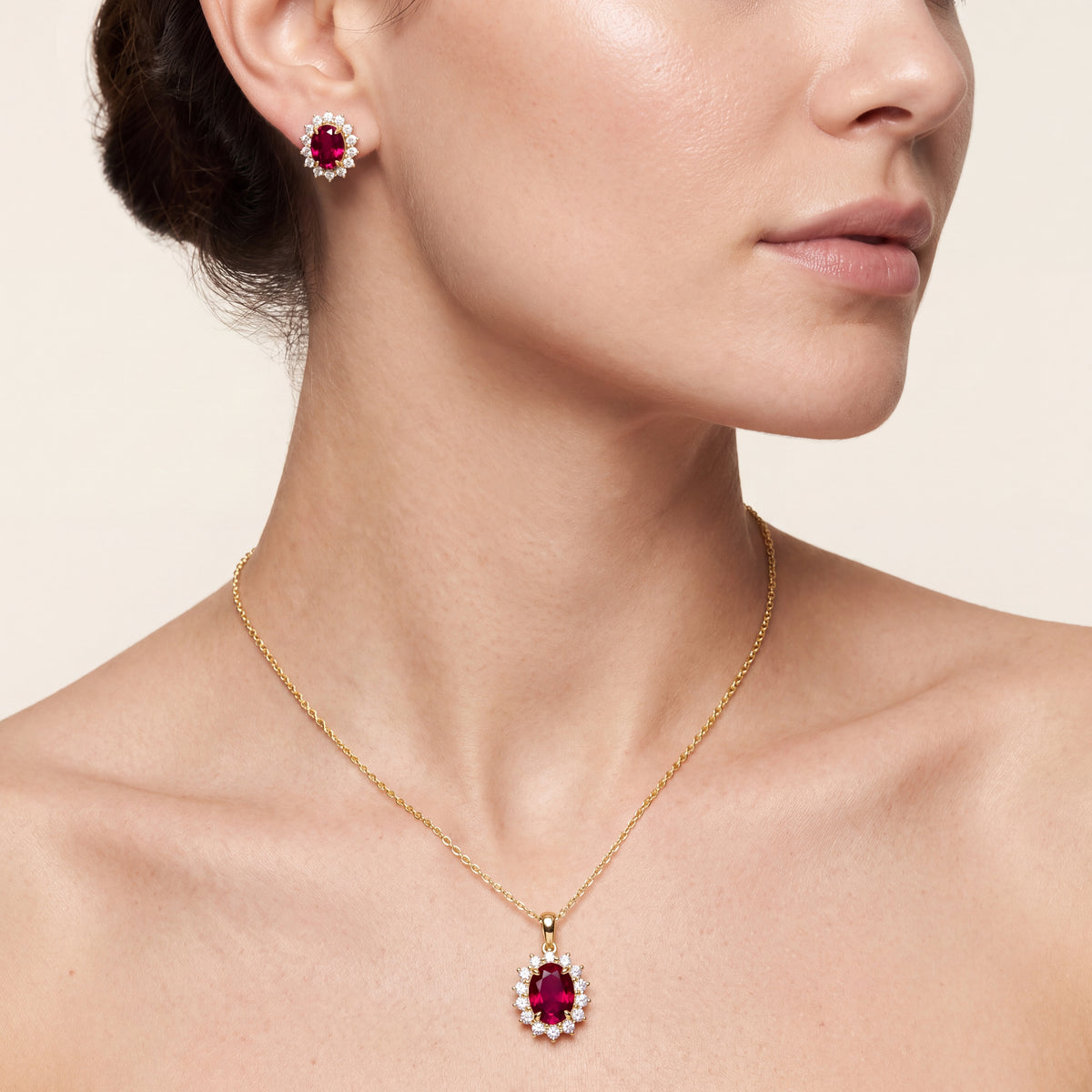 _roll_image@SKU:SET-5350-LCRR-DY-MODEL #metal_14k-yellow-gold-vermeil+origin_lab-created+quality_g-si