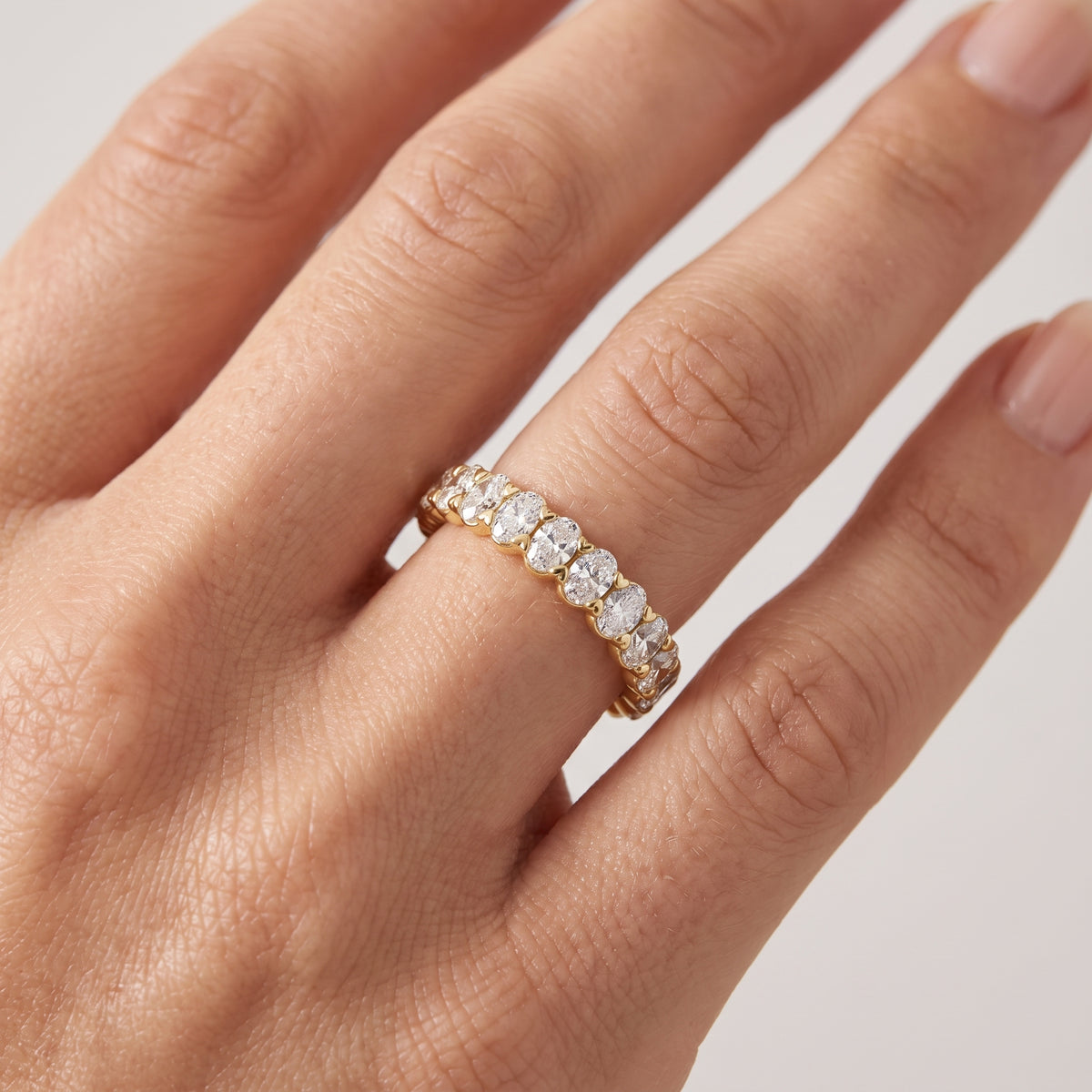 _lifestyle_image@SKU:T1731-NADO02990004Y #metal_14k-yellow-gold+origin_lab-grown+quality_ef-vs2+