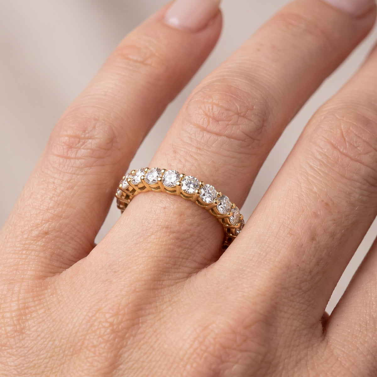 _lifestyle_image@SKU:T2986-LADR0198000DY #metal_14k-yellow-gold-vermeil+origin_lab-grown+quality_g-si