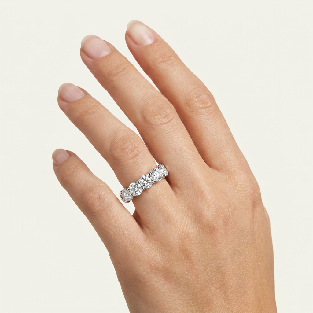 _lifestyle_image@SKU:T1731-LADR05180004W #metal_10k-white-gold+origin_lab-grown+quality_g-si