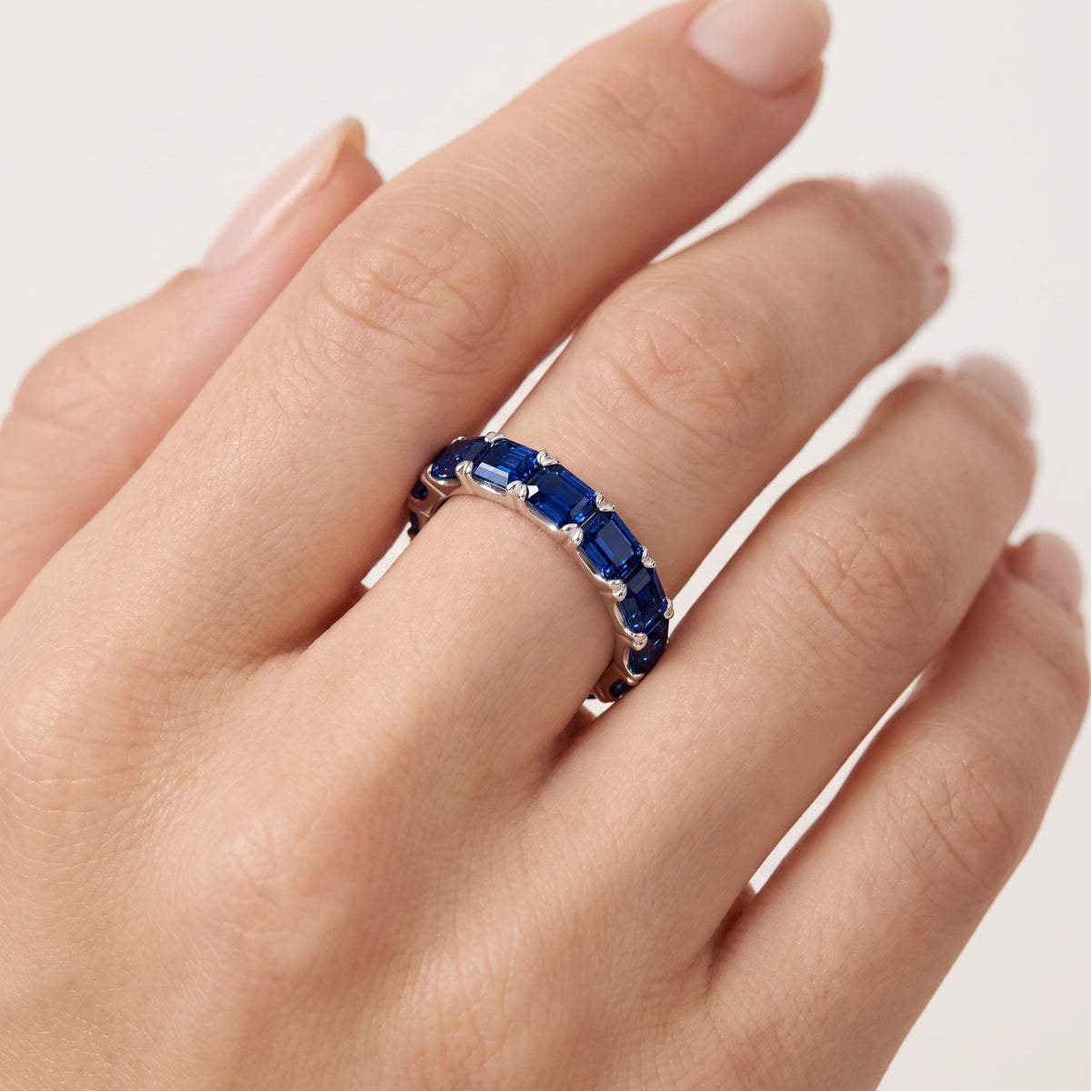 _lifestyle_image@SKU:TG234-LCSE0307000DW #metal_silver+origin_lab-created