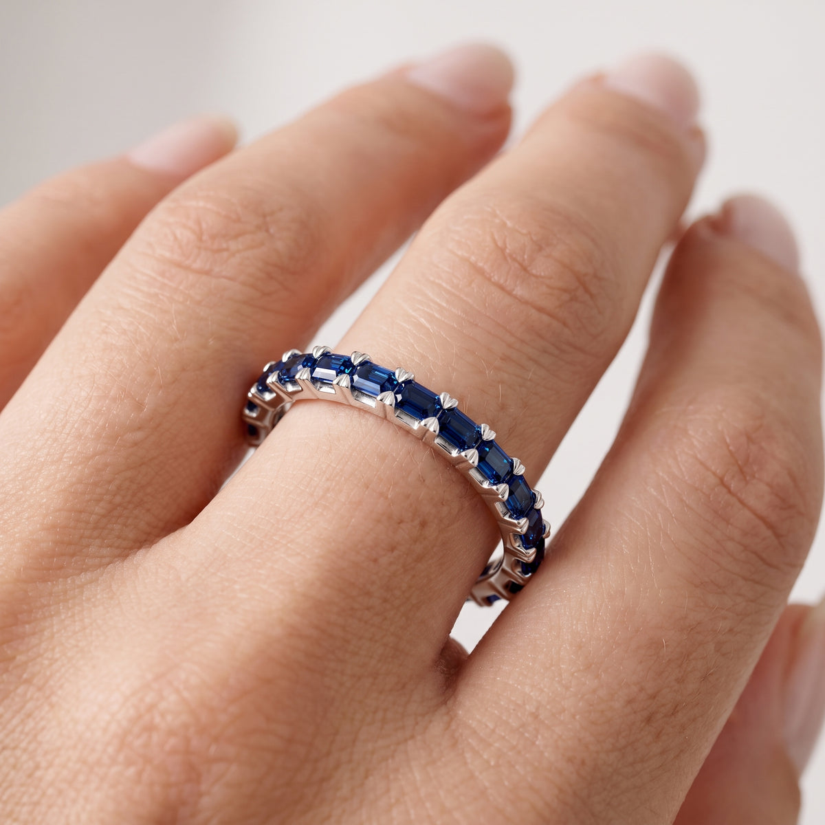 _lifestyle_image@SKU:TG234-LCSE0107000DW #metal_silver+origin_lab-created
