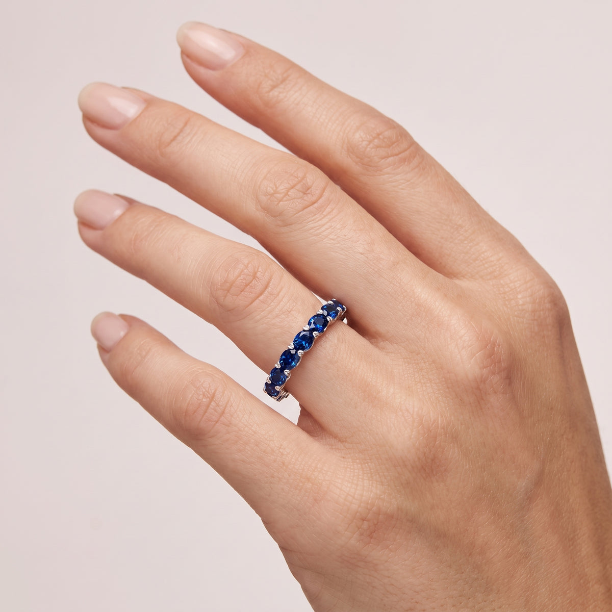_lifestyle_image@SKU:TG235-NCSO01060004W #metal_14k-white-gold+origin_lab-created