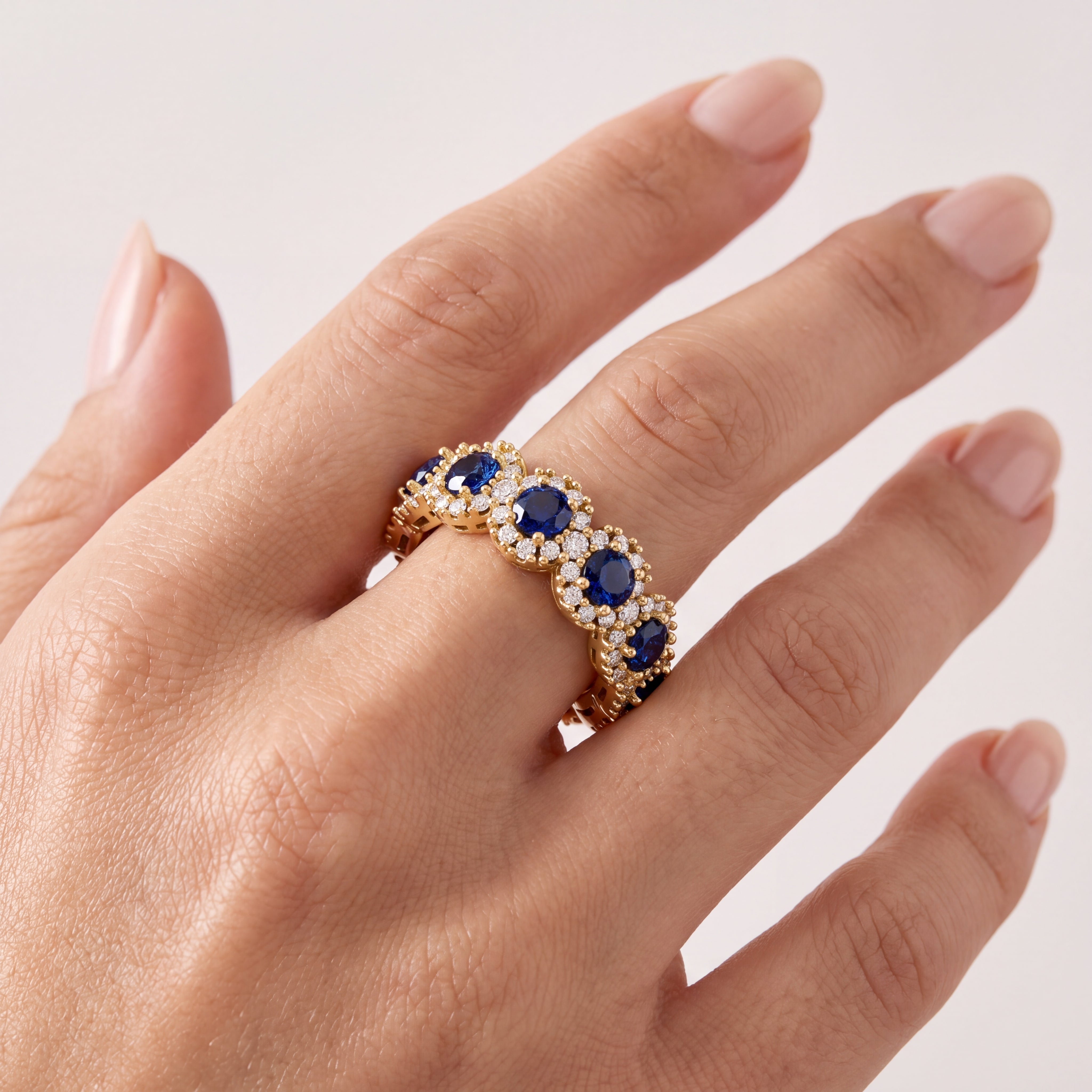 _lifestyle_image@SKU:TG403-NGER02950004Y #metal_14k-yellow-gold+origin_lab-created