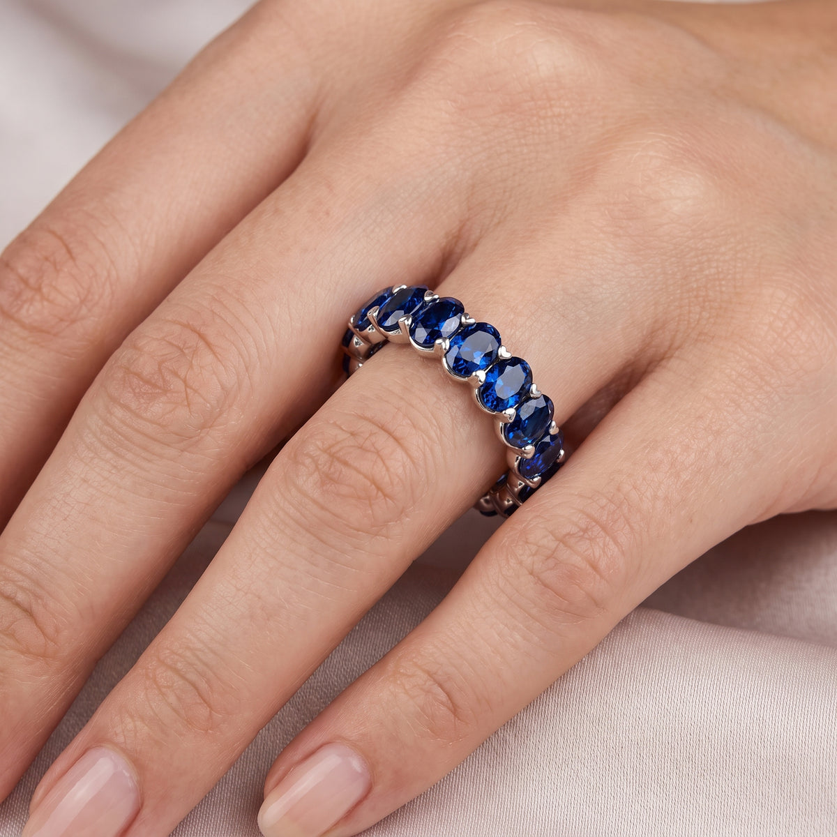 _lifestyle_image@SKU:TG732-NCSO05040004W #metal_14k-white-gold+origin_lab-created