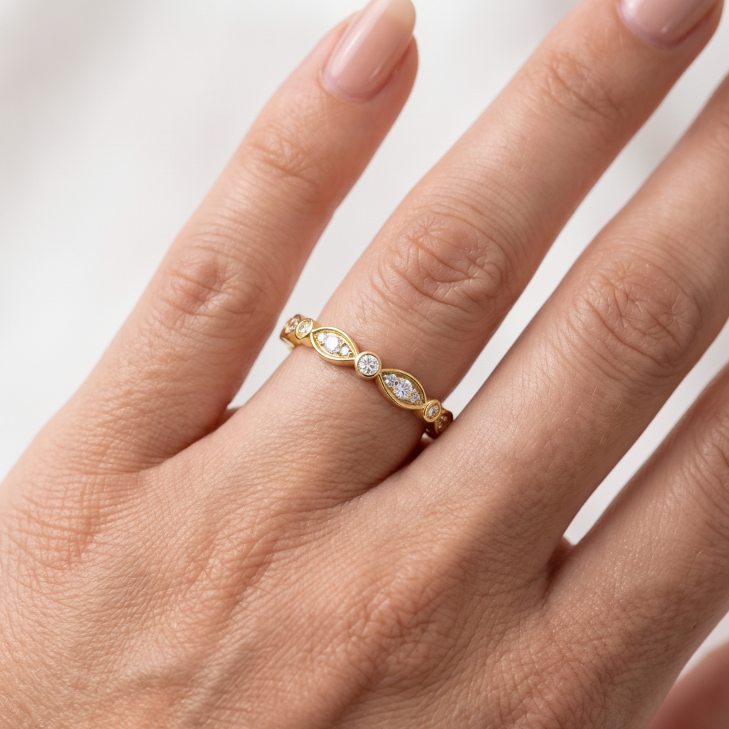 _lifestyle_image@SKU:W0055-NADR00150004Y #metal_14k-yellow-gold+origin_lab-grown+quality_ef-vs2+