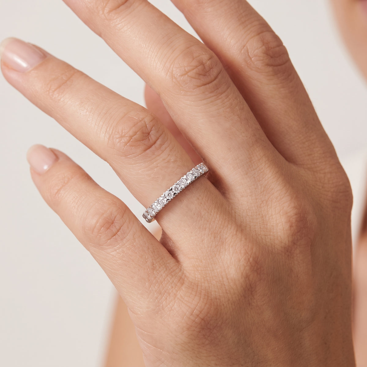 _lifestyle_image@SKU:W0514-NADR0017000PL #metal_platinum+origin_lab-grown+quality_ef-vs2+