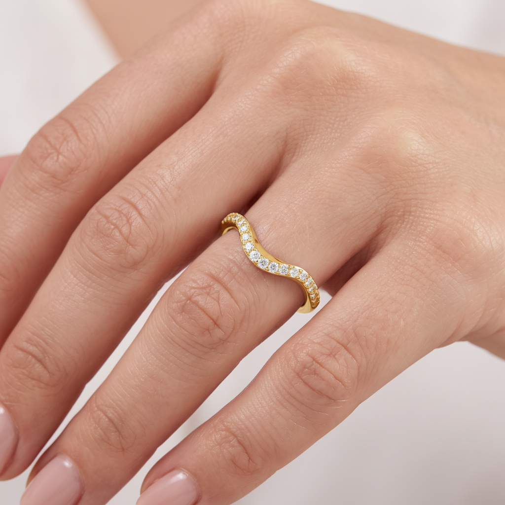 _lifestyle_image@SKU:W1089-NADR00200004Y #metal_14k-yellow-gold+origin_lab-grown+quality_ef-vs2+