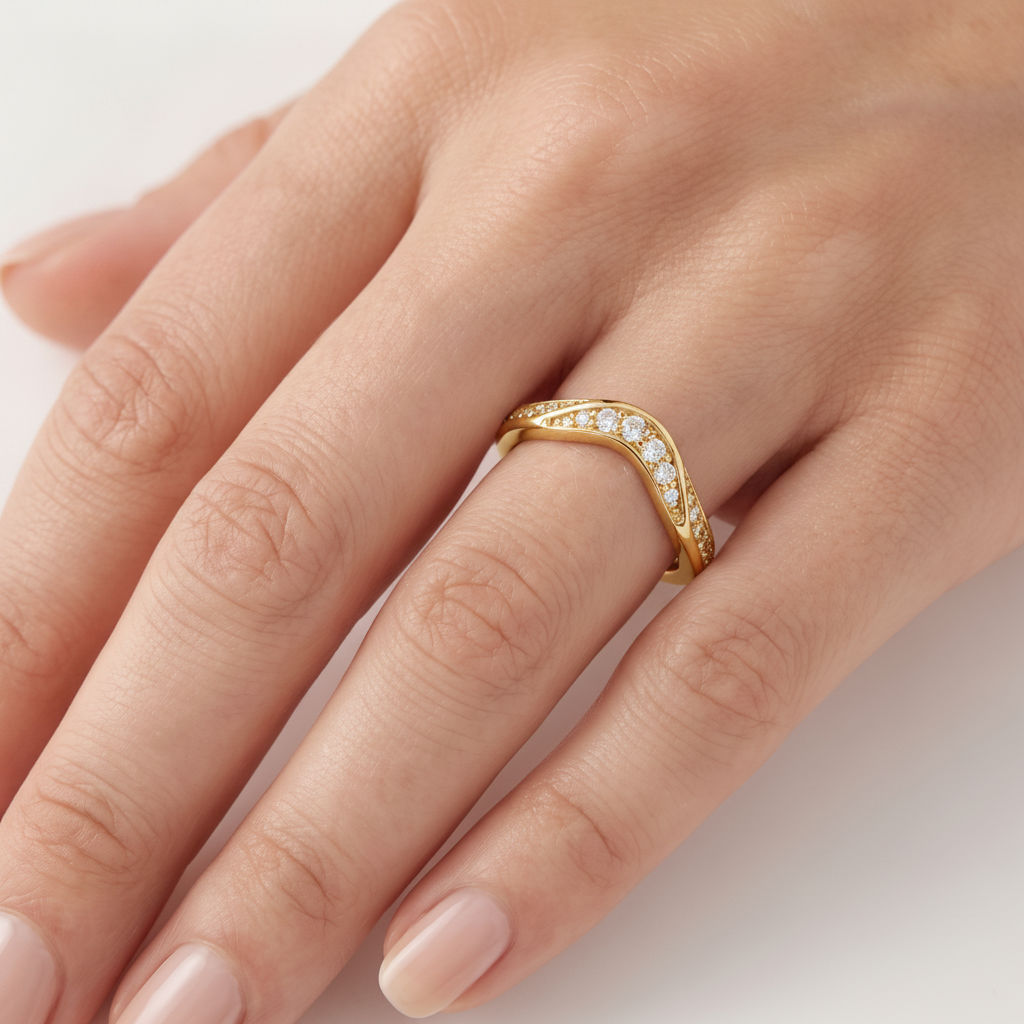 _lifestyle_image@SKU:W1096-NADR00250004Y #metal_14k-yellow-gold+origin_lab-grown+quality_ef-vs2+