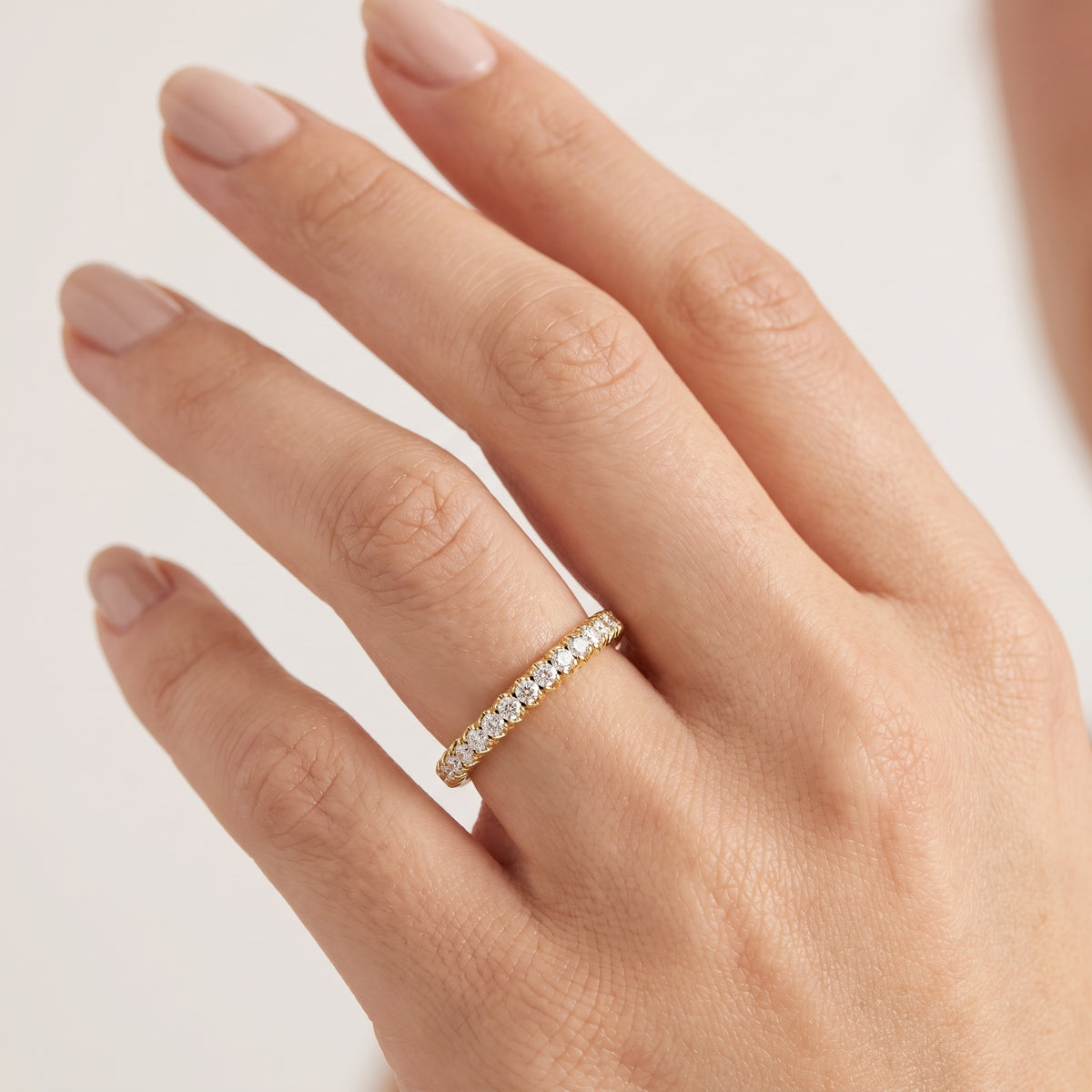 _lifestyle_image@SKU:W1097-LADR00230004Y #metal_10k-yellow-gold+origin_lab-grown+quality_g-si