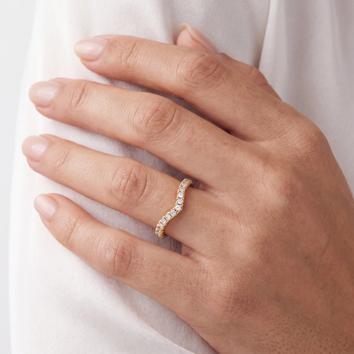 _lifestyle_image@SKU:W1110-NADR00250004Y #metal_14k-yellow-gold+origin_lab-grown+quality_ef-vs2+