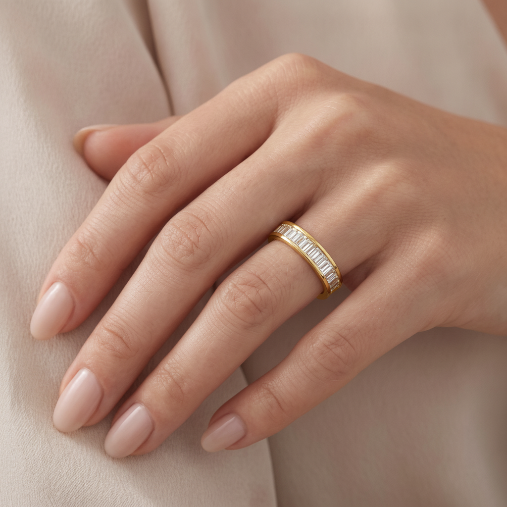 _lifestyle_image@SKU:W1139-NADB00500004Y #metal_14k-yellow-gold+origin_lab-grown+quality_ef-vs2+