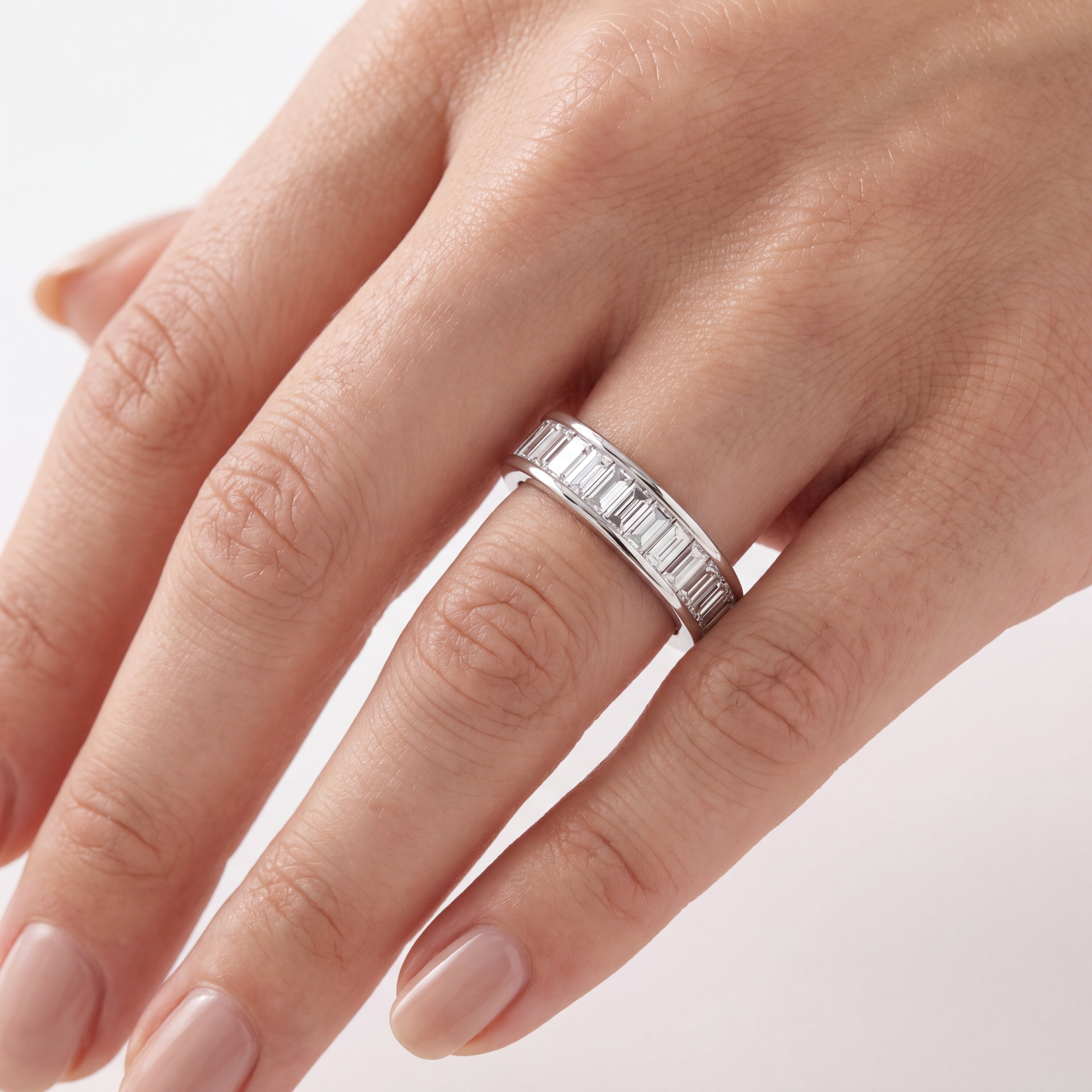 _lifestyle_image@SKU:W1139-NADB0101000PL #metal_platinum+origin_lab-grown+quality_ef-vs2+
