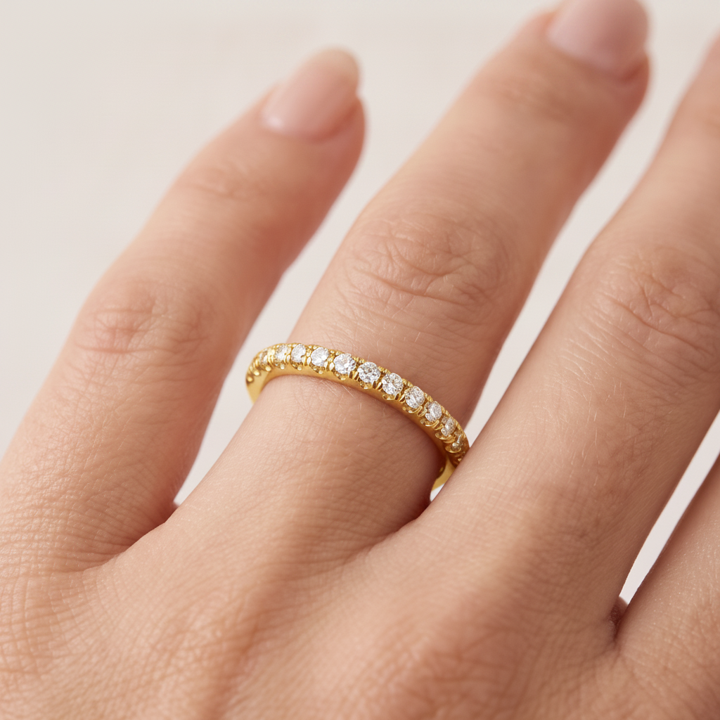 _lifestyle_image@SKU:W324S-LGDR00340004Y #metal_14k-yellow-gold+origin_lab-grown+quality_ef-vs2+