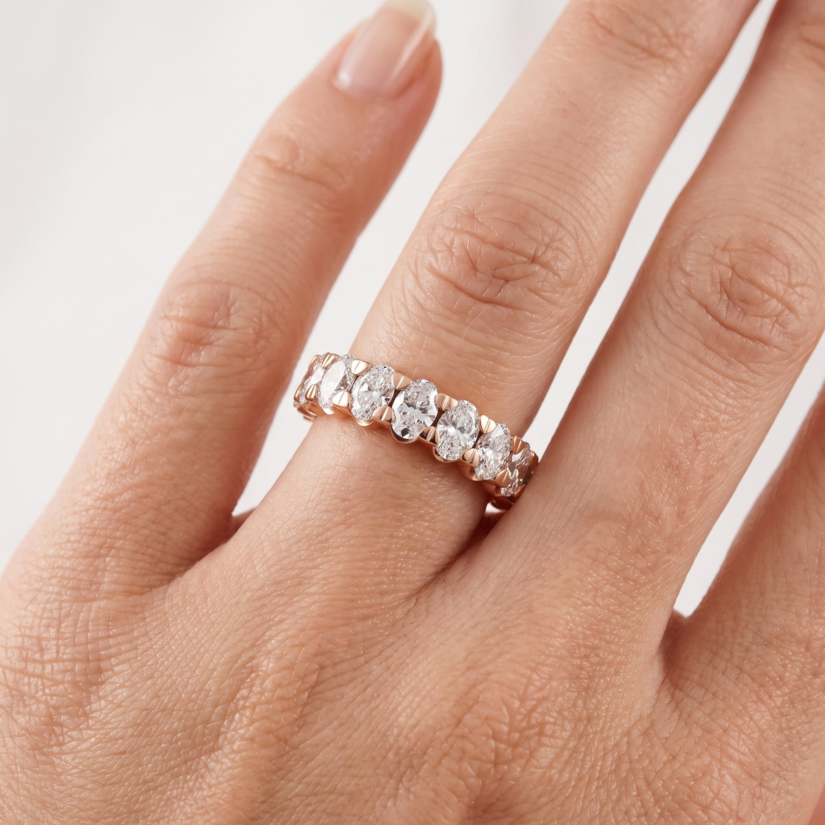 _lifestyle_image@SKU:W3535-LADO02060004P #metal_10k-rose-gold+origin_lab-grown+quality_g-si