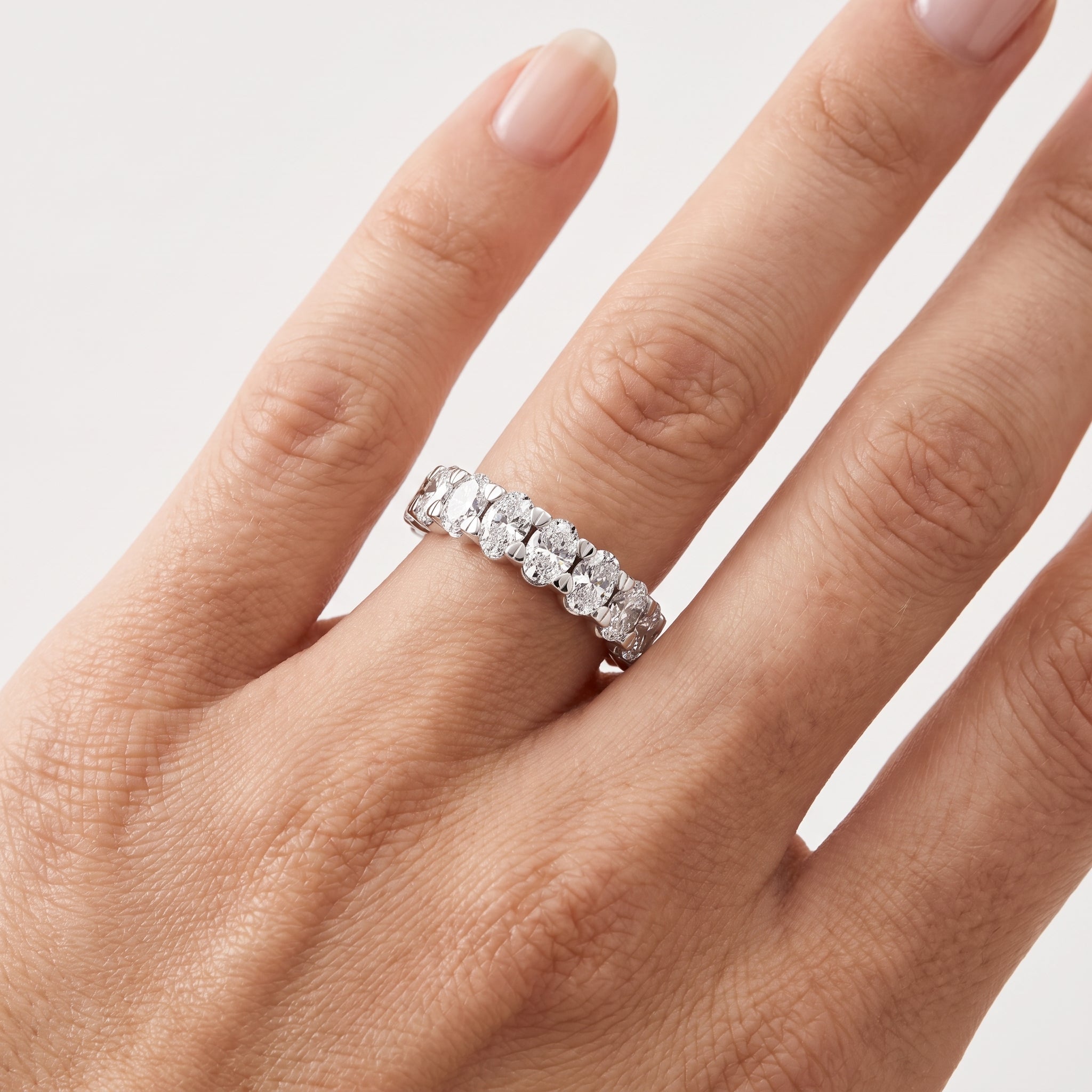 _lifestyle_image@SKU:W3535-LADO0206000DW #metal_silver+origin_lab-grown+quality_g-si