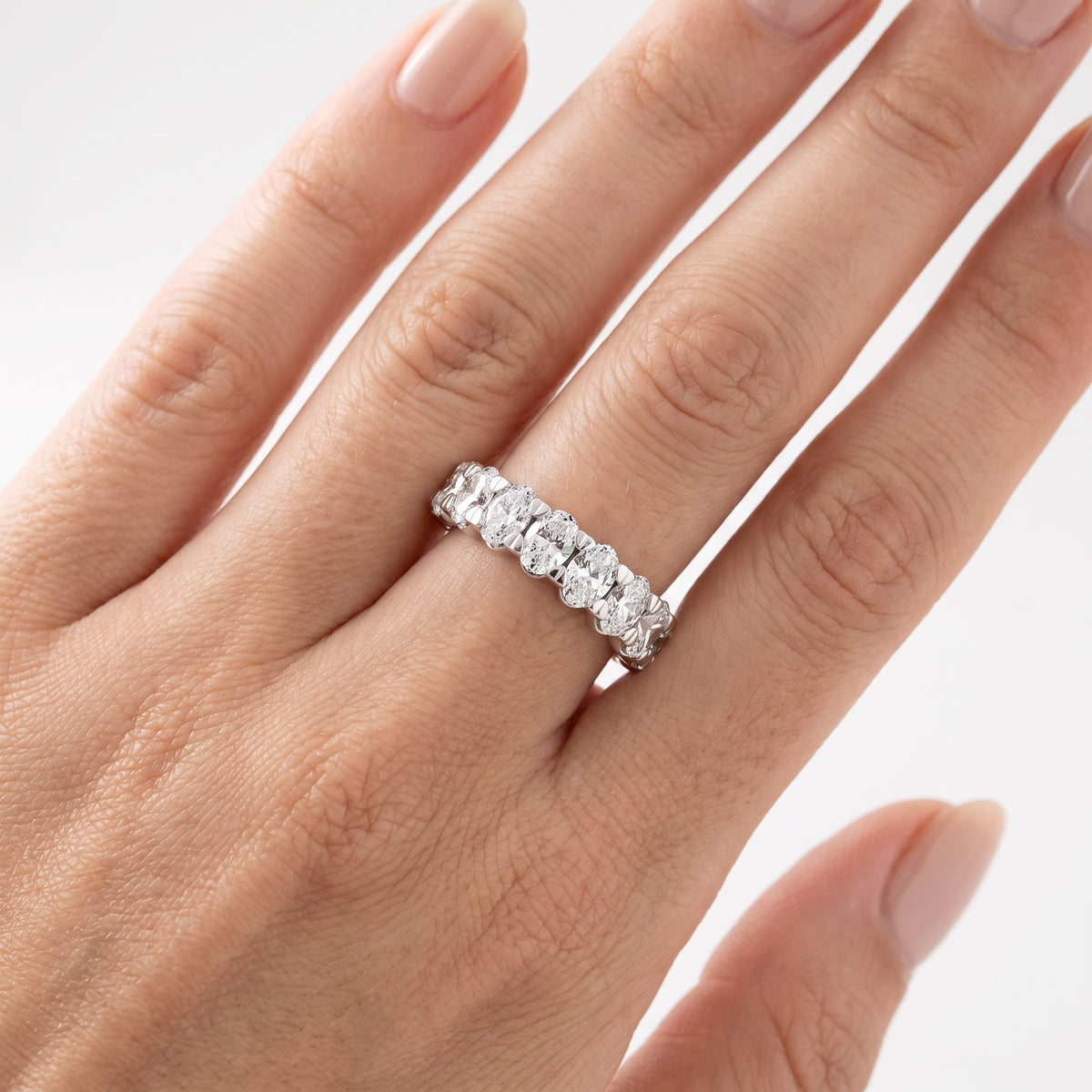 _lifestyle_image@SKU:W3535-LADO0300000DW #metal_silver+origin_lab-grown+quality_g-si