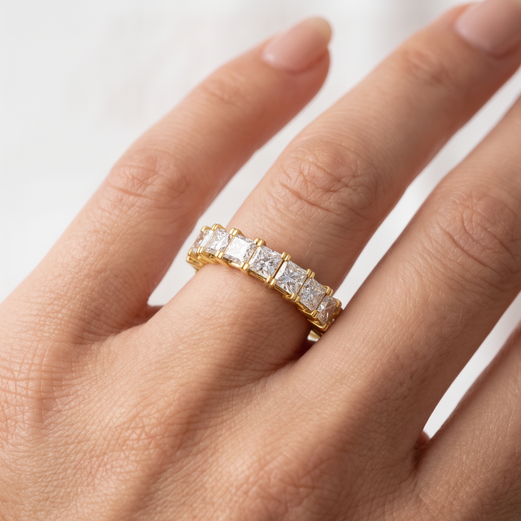 _lifestyle_image@SKU:W3541-NADP04000004Y #metal_14k-yellow-gold+origin_lab-grown+quality_ef-vs2+