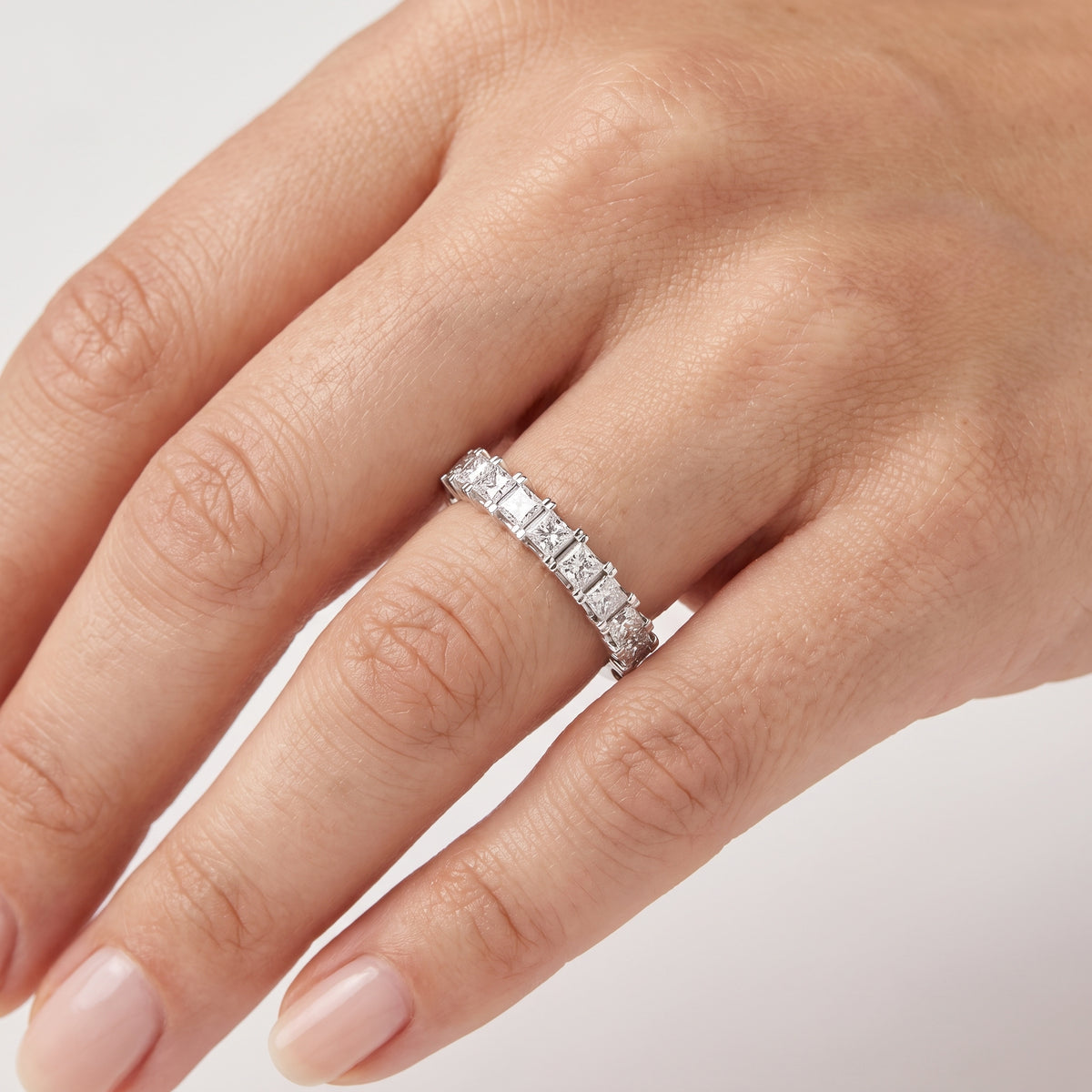 _lifestyle_image@SKU:W3545-NADP0107000PL #metal_platinum+origin_lab-grown+quality_ef-vs2+