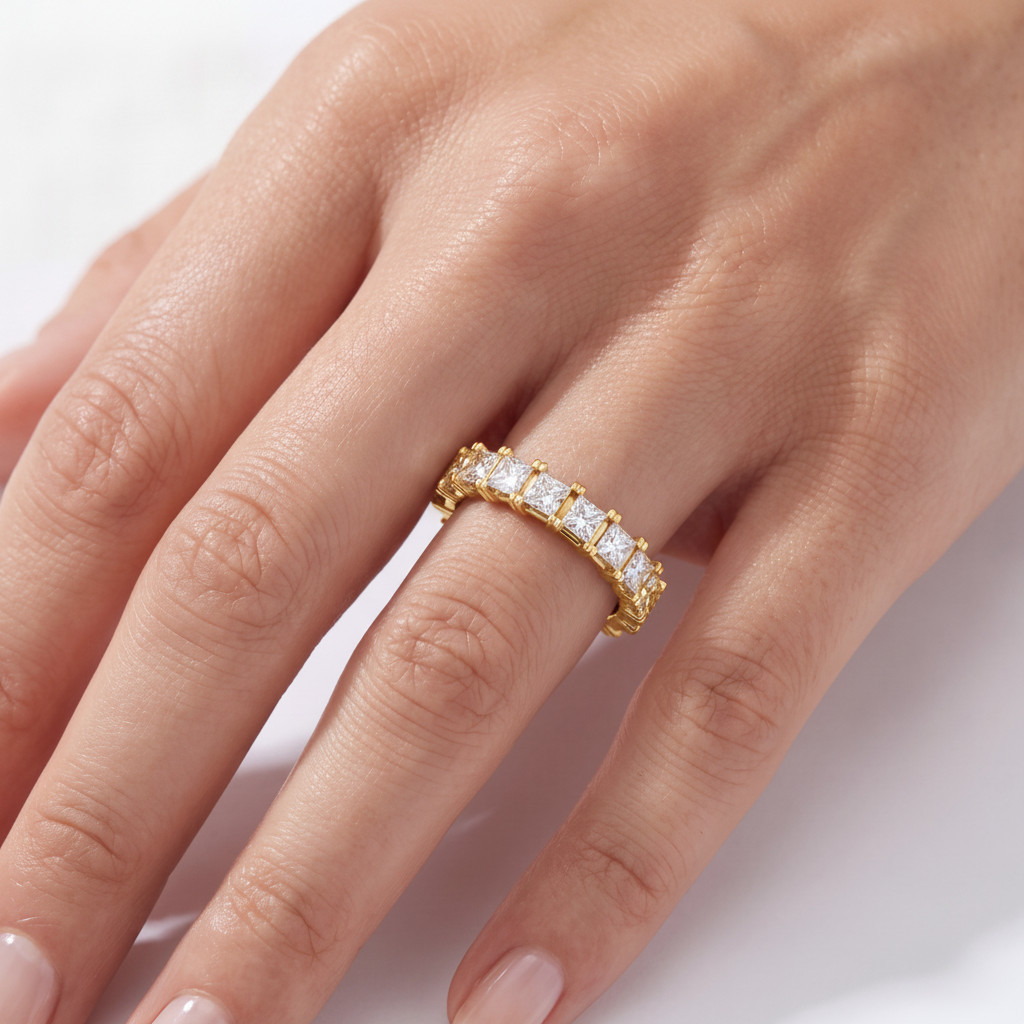 _lifestyle_image@SKU:W3545-NADP01070004Y #metal_14k-yellow-gold+origin_lab-grown+quality_ef-vs2+