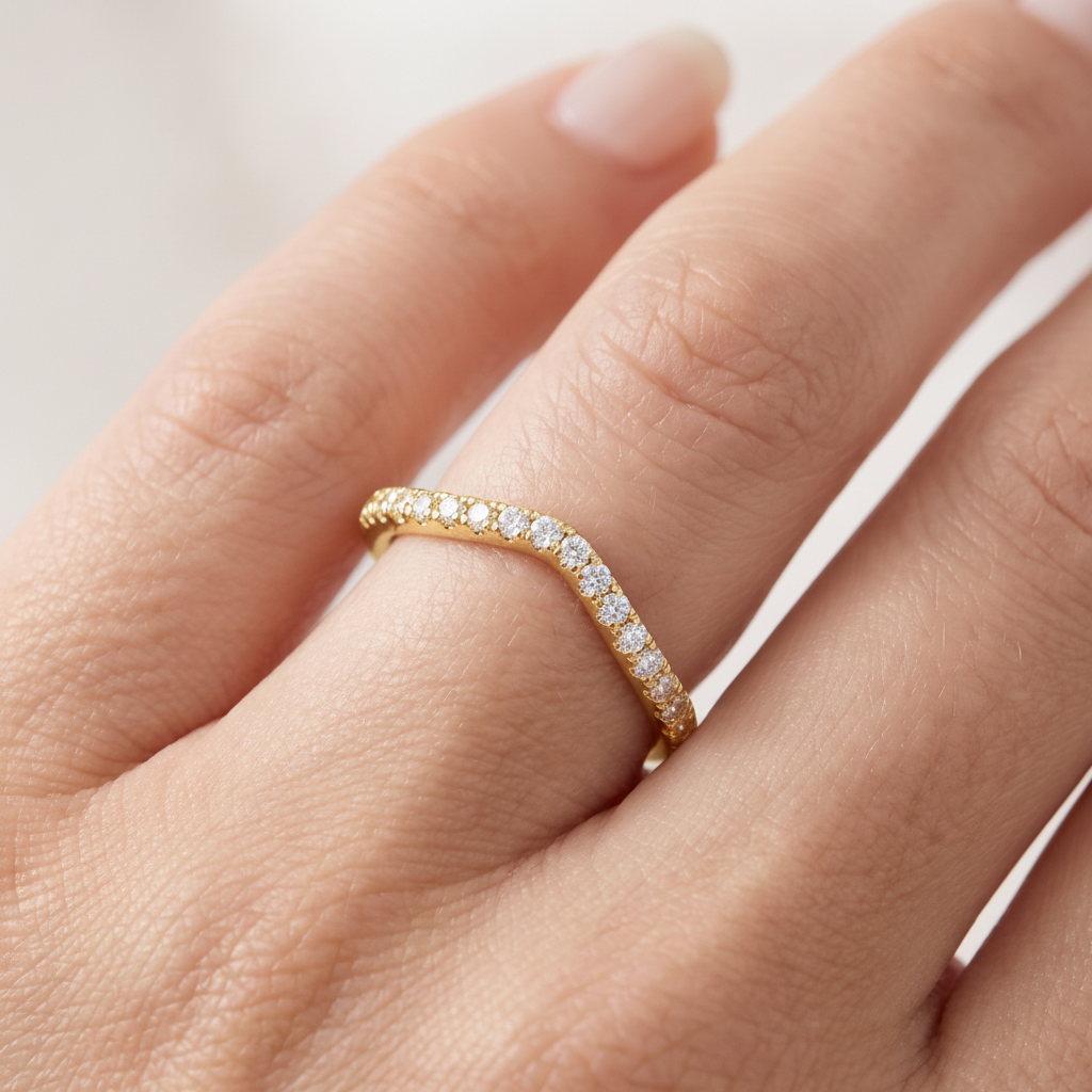 _lifestyle_image@SKU:W4118-NADR00200004Y #metal_14k-yellow-gold+origin_lab-grown+quality_ef-vs2+