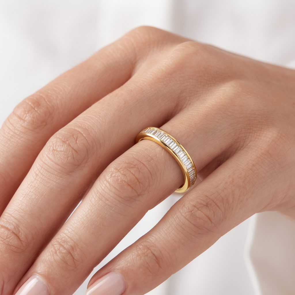 _lifestyle_image@SKU:W5136-NADB00210004Y #metal_14k-yellow-gold+origin_lab-grown+quality_ef-vs2+