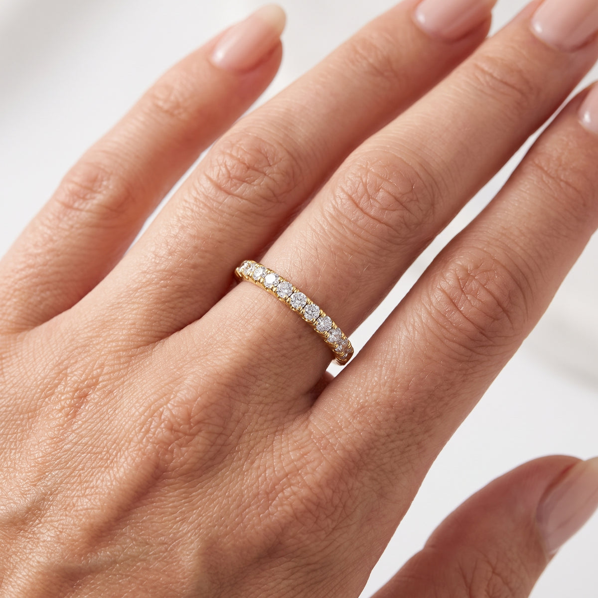 _lifestyle_image@SKU:W7847-LADR00230004Y #metal_10k-yellow-gold+origin_lab-grown+quality_g-si