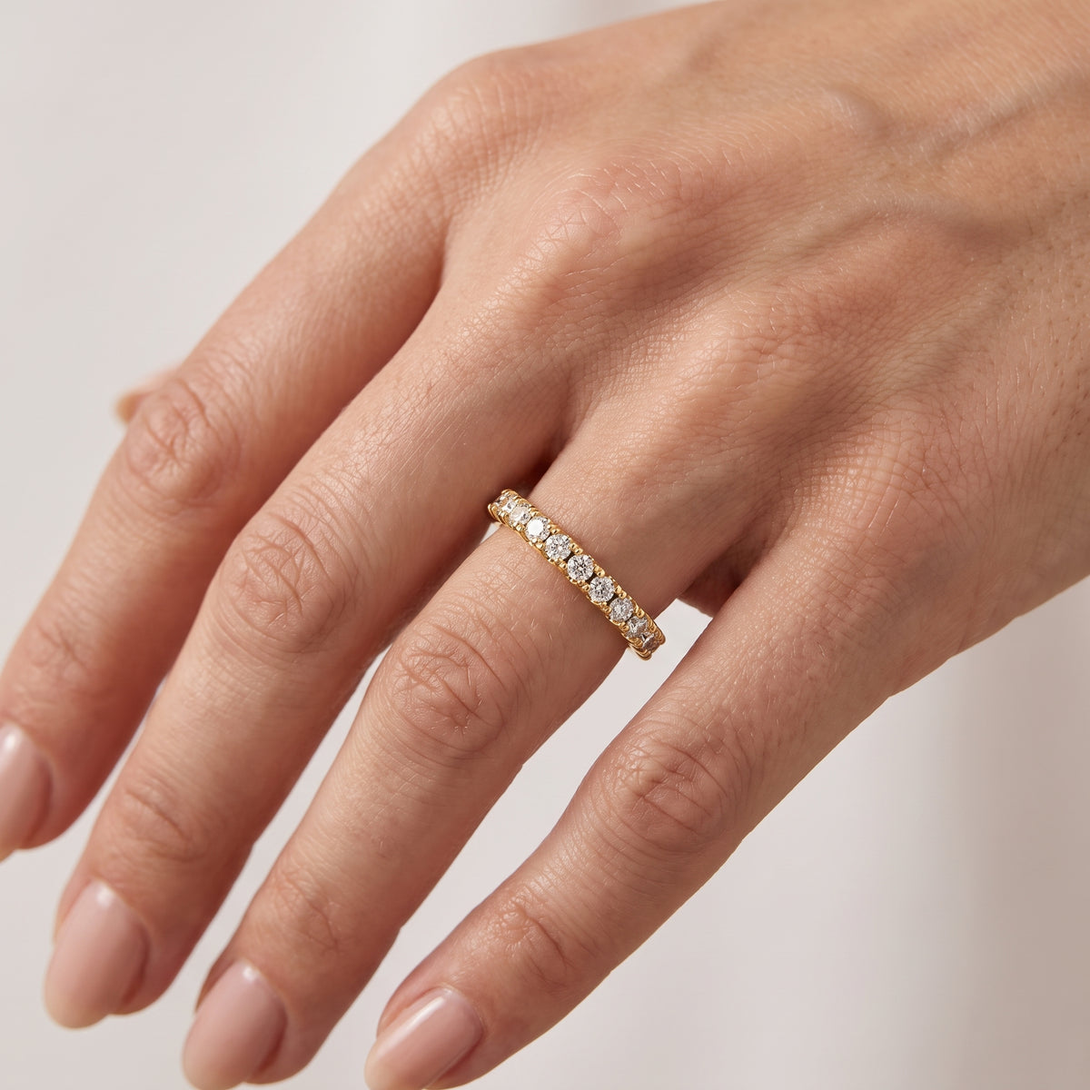 _lifestyle_image@SKU:W9614-NADR00480004Y #metal_14k-yellow-gold+origin_lab-grown+quality_ef-vs2+