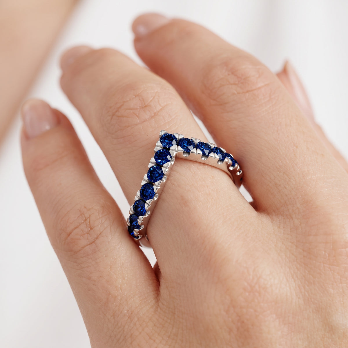 _lifestyle_image@SKU:WG095-NCSR01010004W #metal_14k-white-gold+origin_lab-created