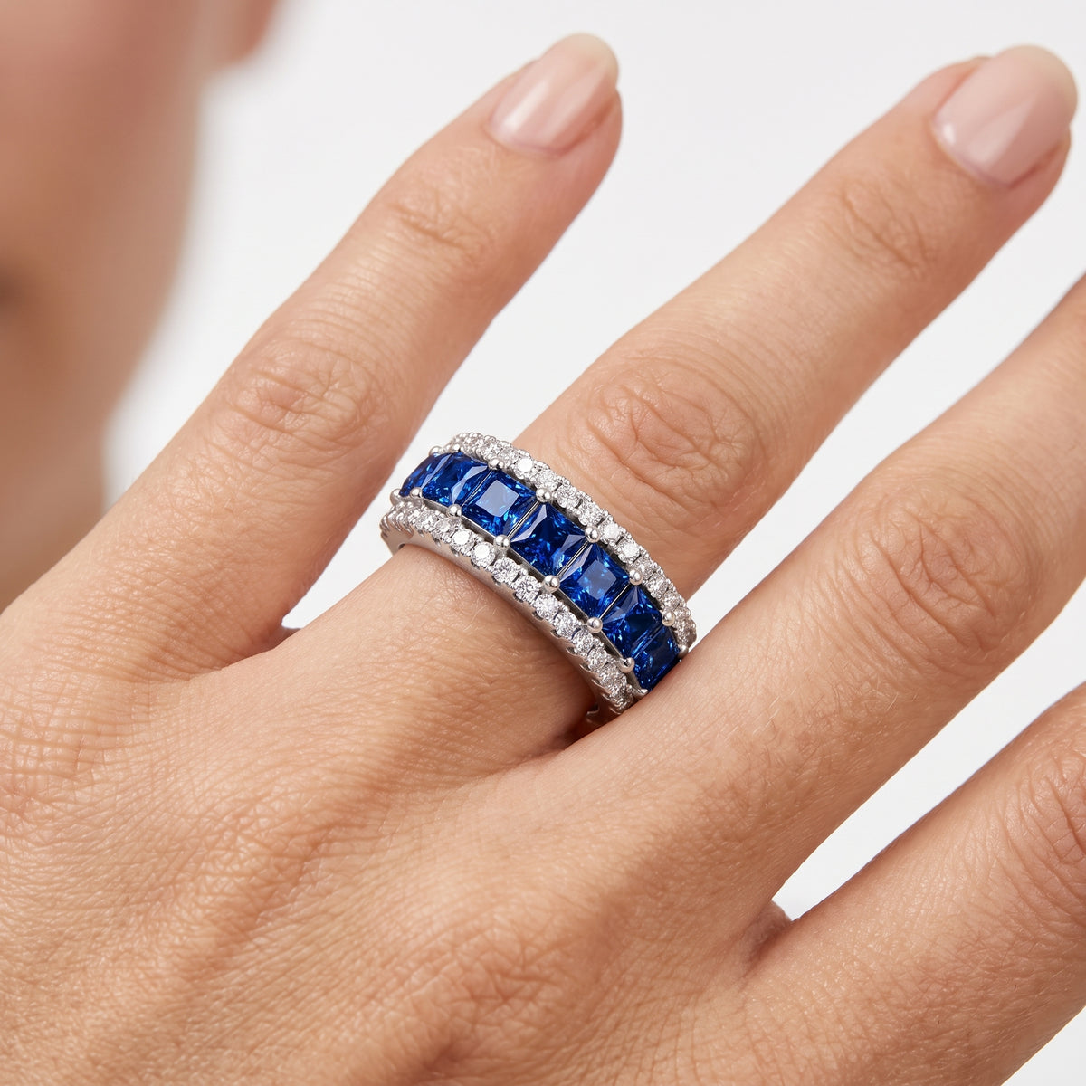 _lifestyle_image@SKU:WG156-NGSP01820004W #metal_14k-white-gold+origin_lab-created